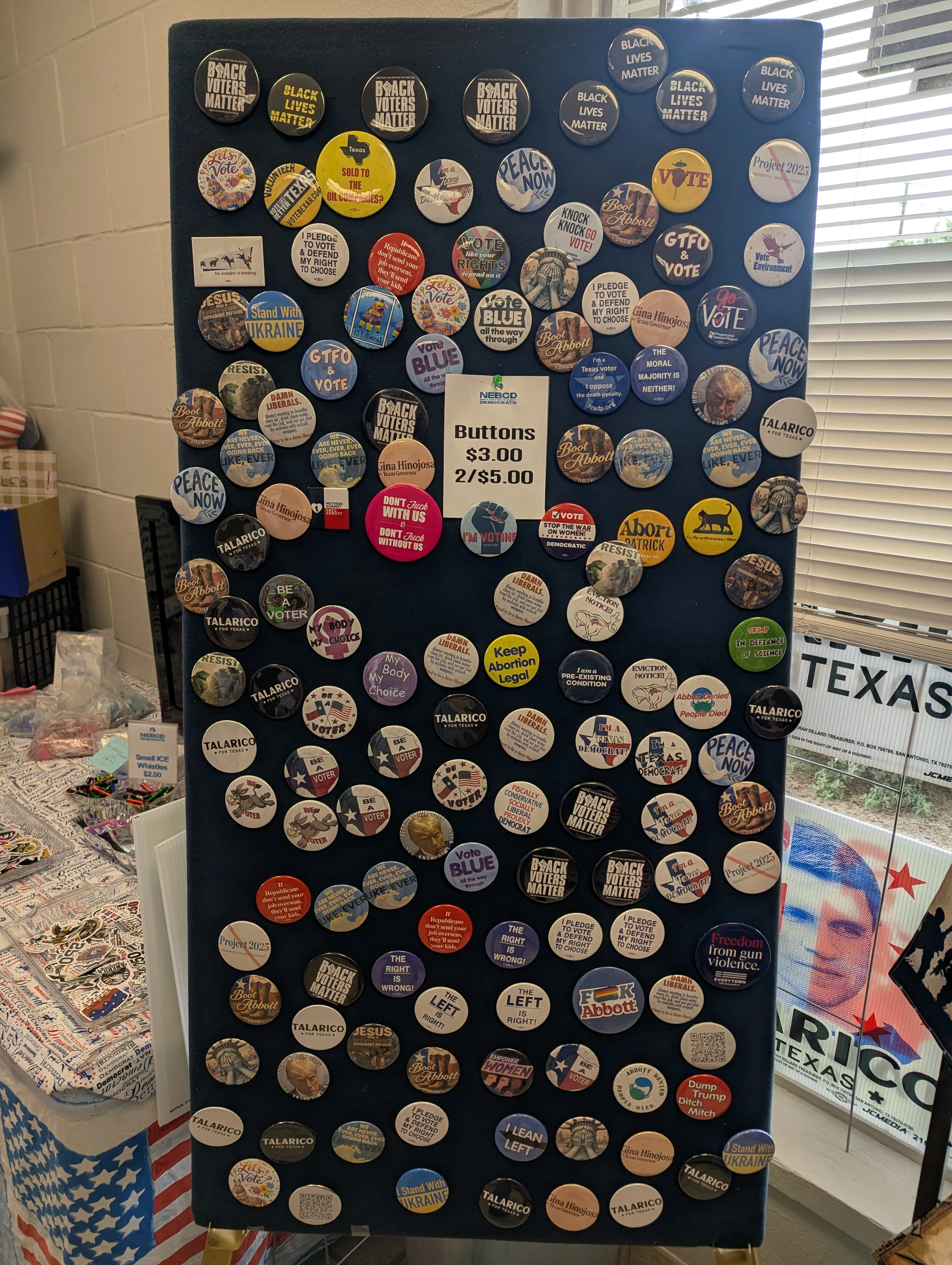 Buttons & Pins